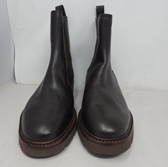 Vince Ryder Womens Water Resistant Bootie Sz 9M Chelsea Chocolate Brown Leather - Picture 2 of 10